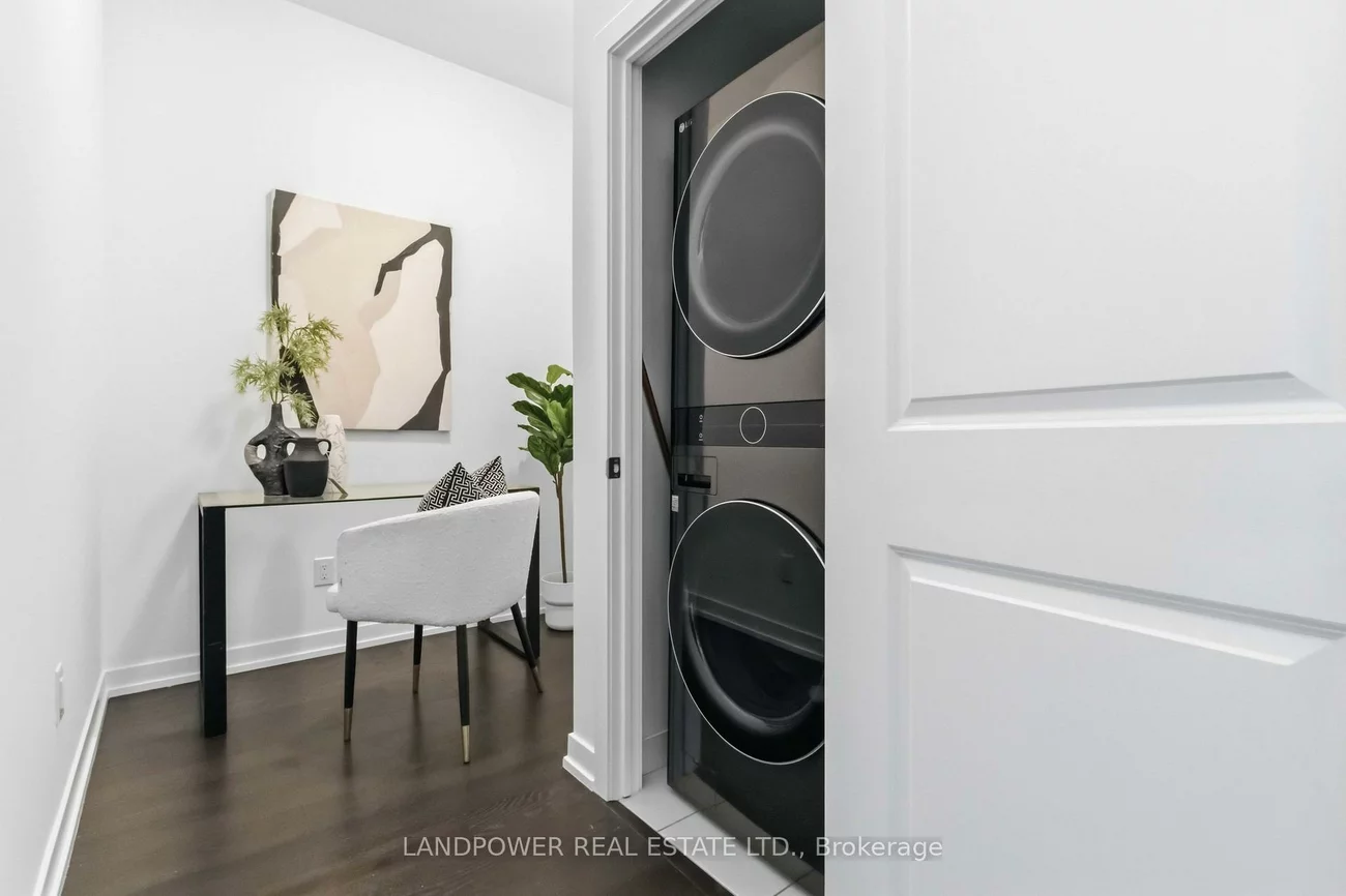 105, George, Moss Park, Toronto