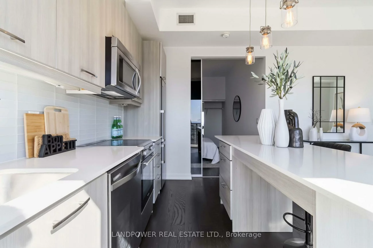 105, George, Moss Park, Toronto