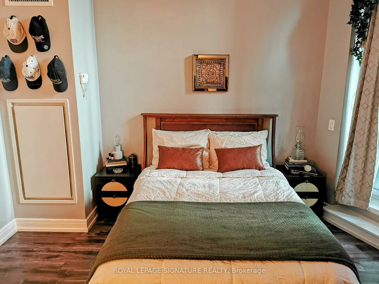112, George, Moss Park, Toronto