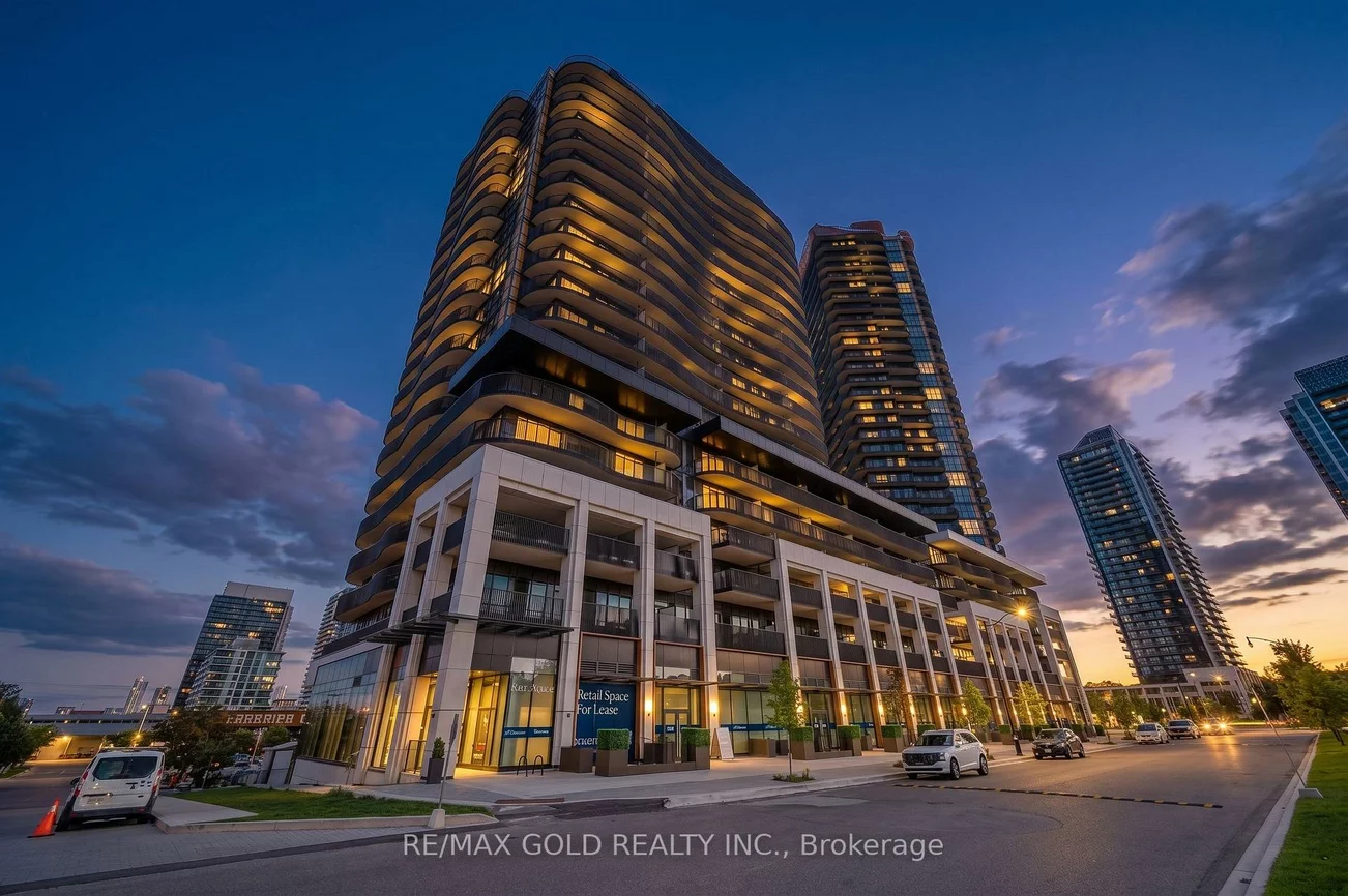 75, Billes, Bayview Village, Toronto