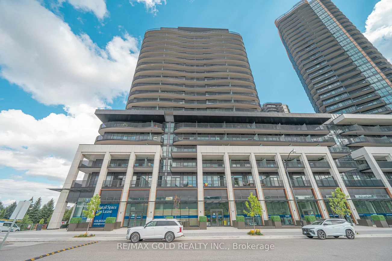 75, Billes, Bayview Village, Toronto