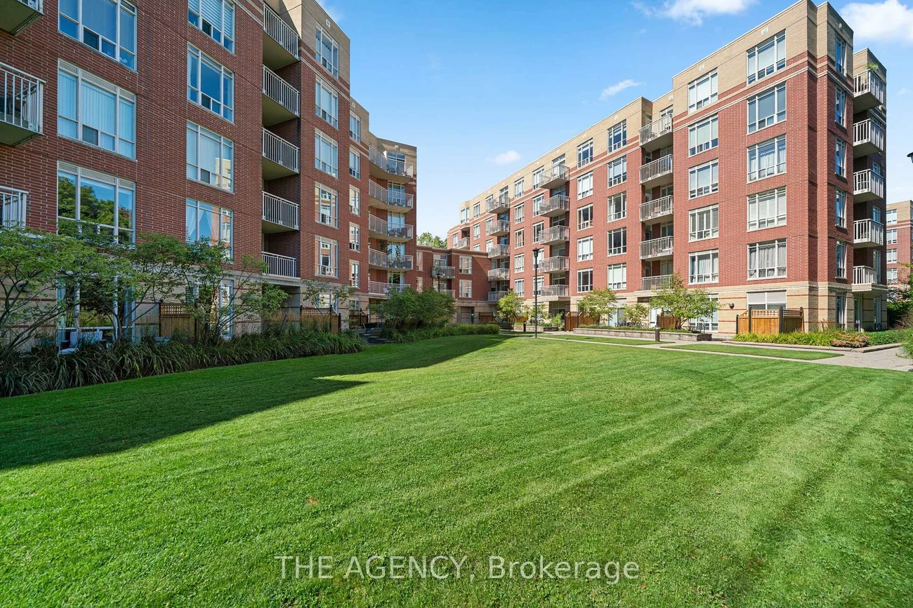 451, Rosewell, Lawrence Park South, Toronto