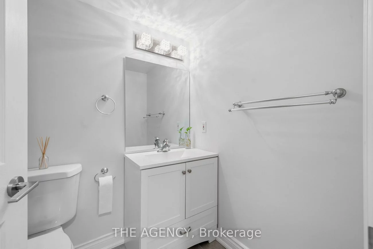 451, Rosewell, Lawrence Park South, Toronto