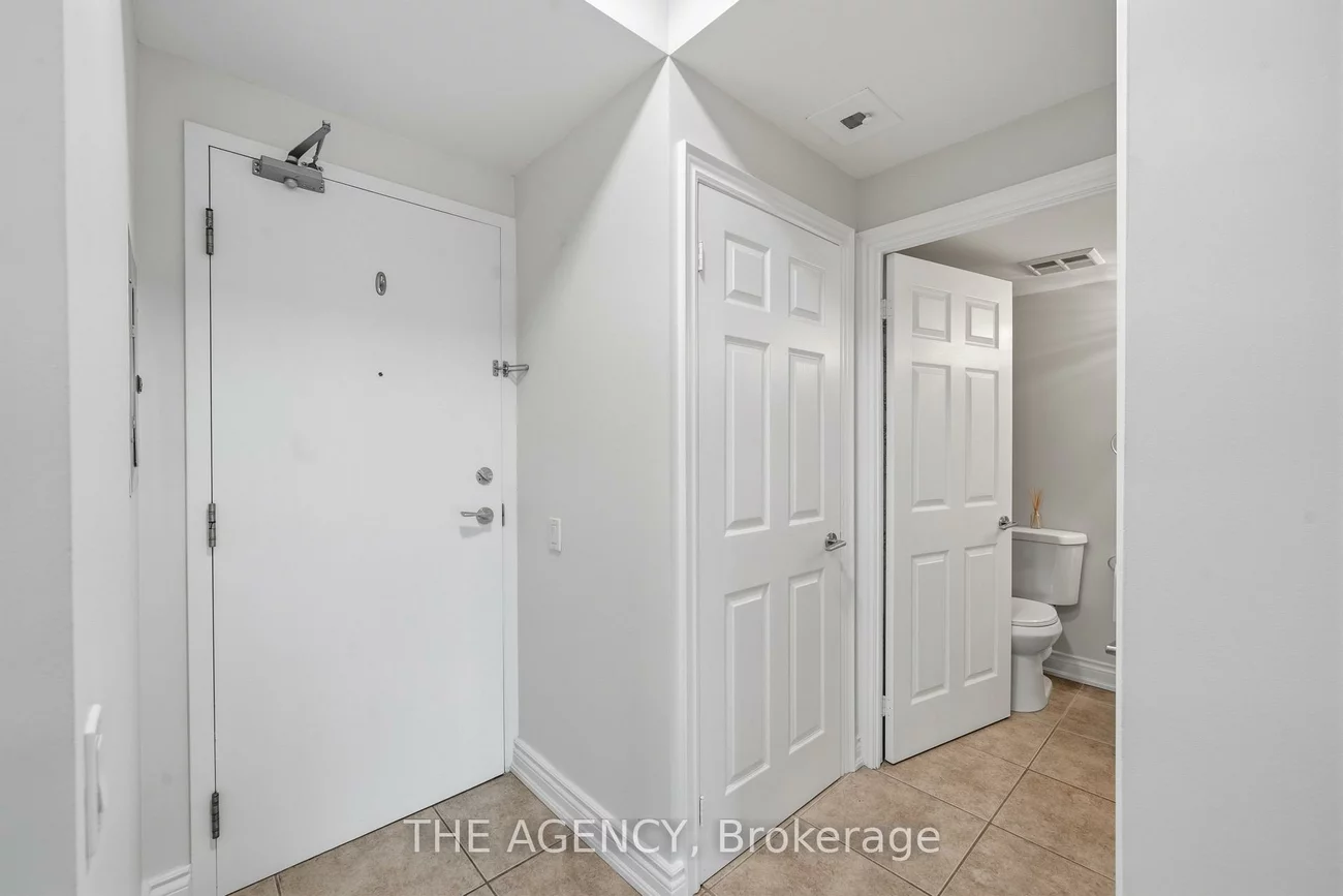 451, Rosewell, Lawrence Park South, Toronto