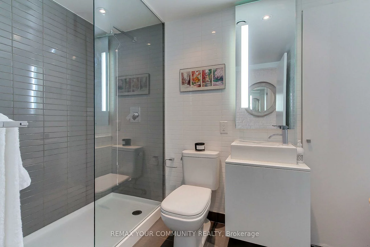 629, King, Waterfront Communities C1, Toronto