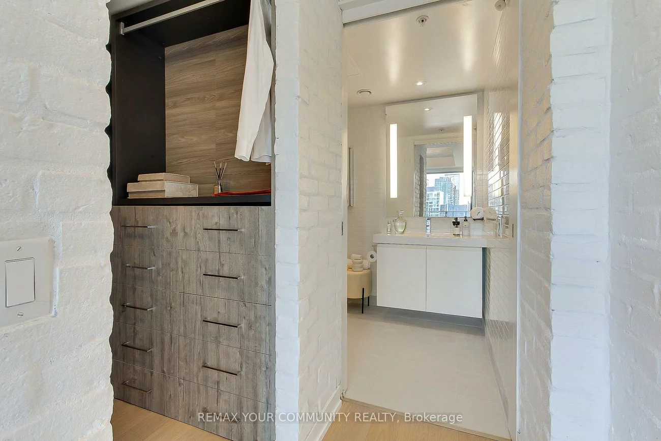 629, King, Waterfront Communities C1, Toronto
