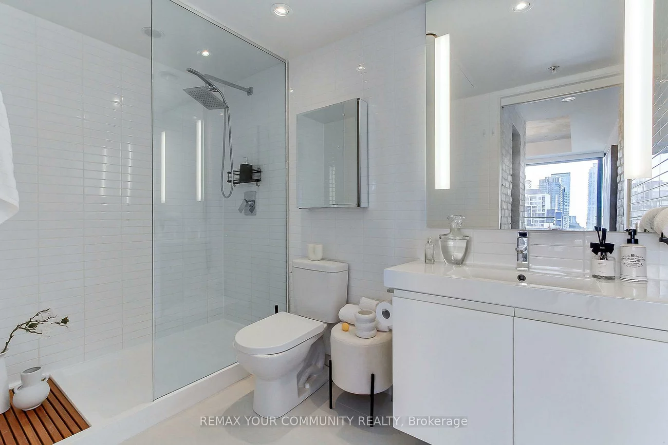 629, King, Waterfront Communities C1, Toronto