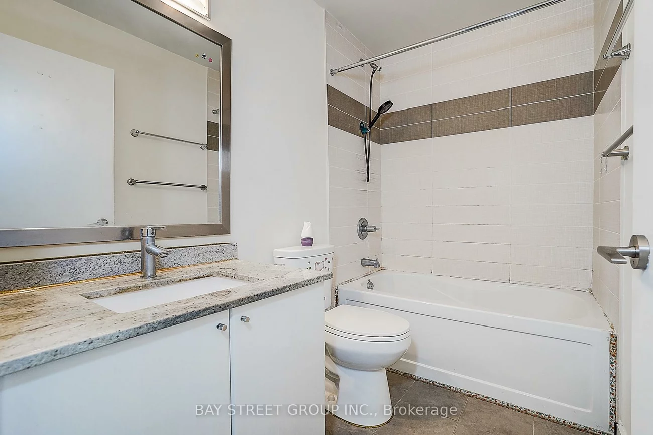 33, Bay, Waterfront Communities C1, Toronto