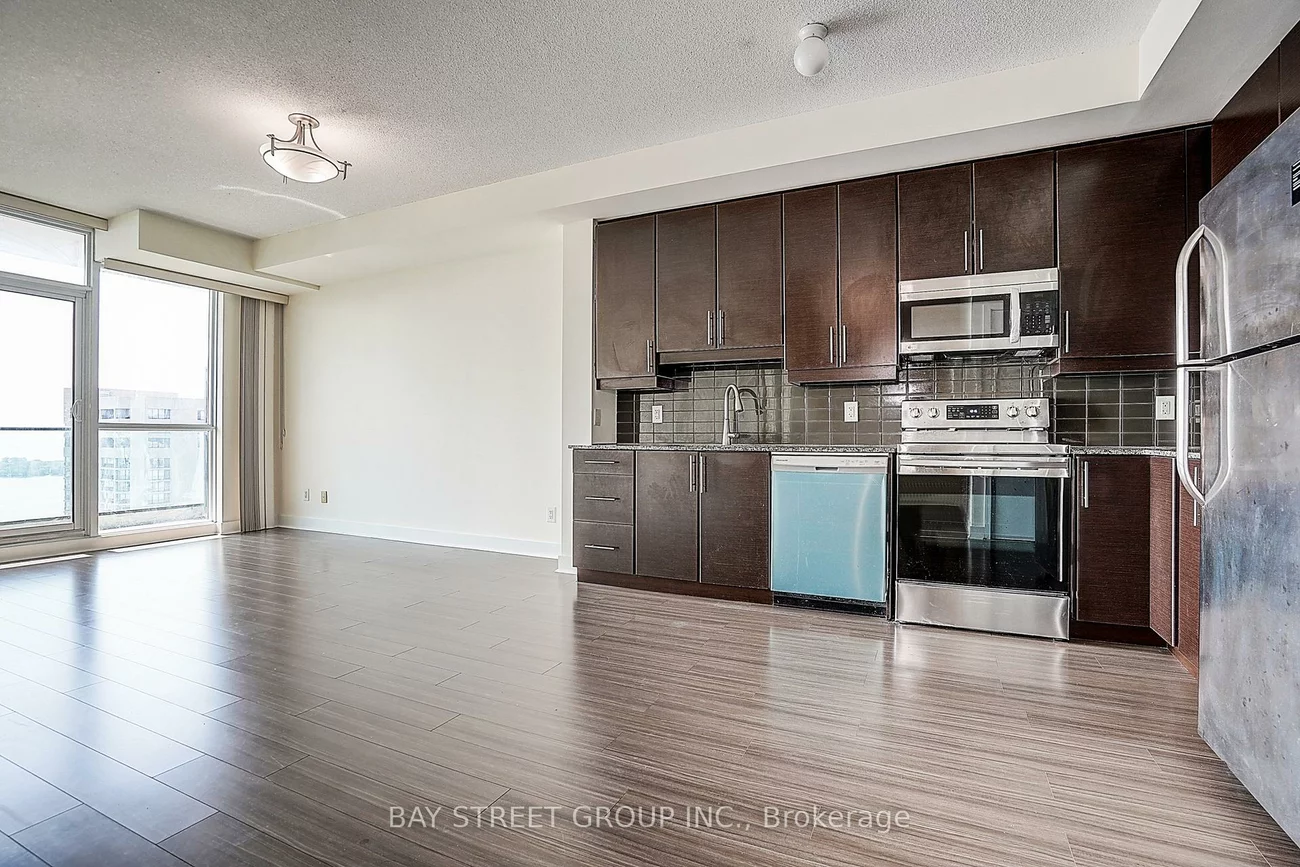 33, Bay, Waterfront Communities C1, Toronto