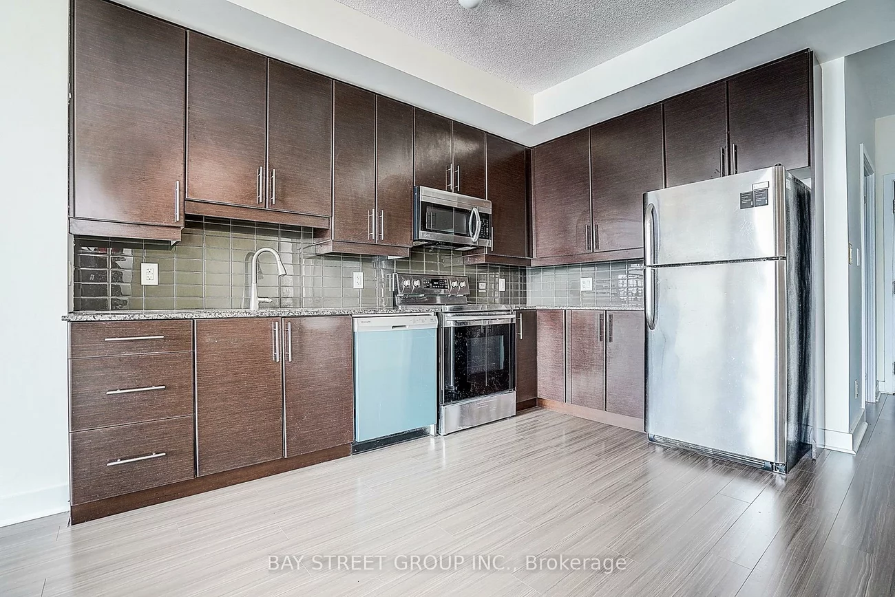 33, Bay, Waterfront Communities C1, Toronto