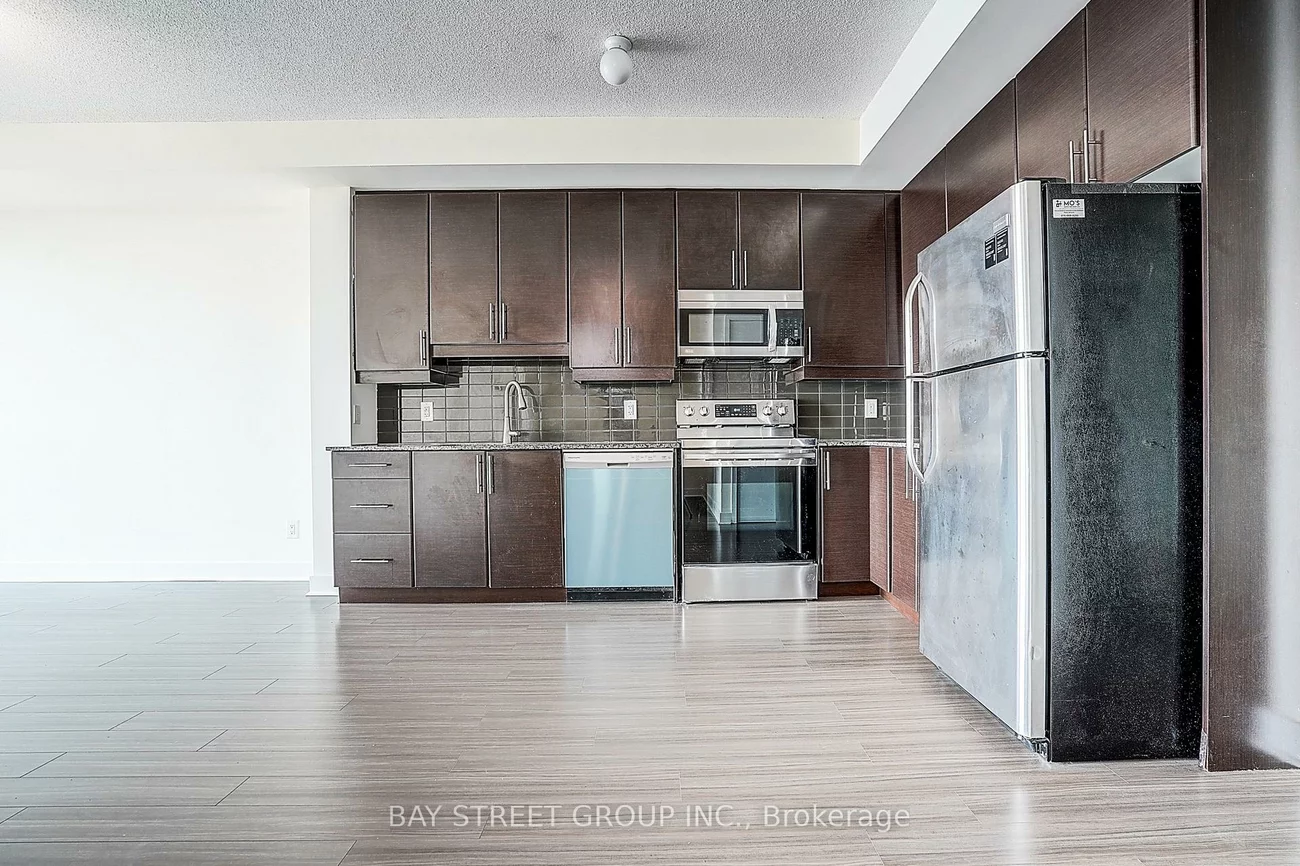33, Bay, Waterfront Communities C1, Toronto