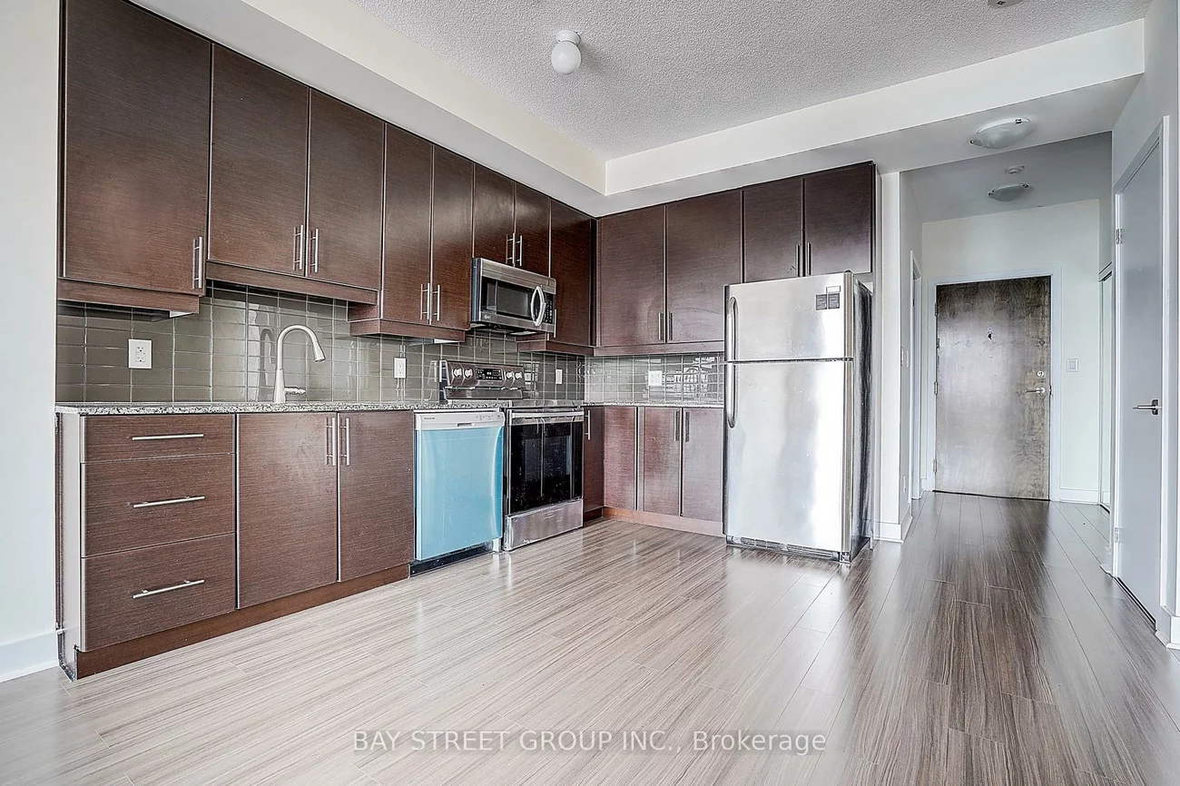 33, Bay, Waterfront Communities C1, Toronto