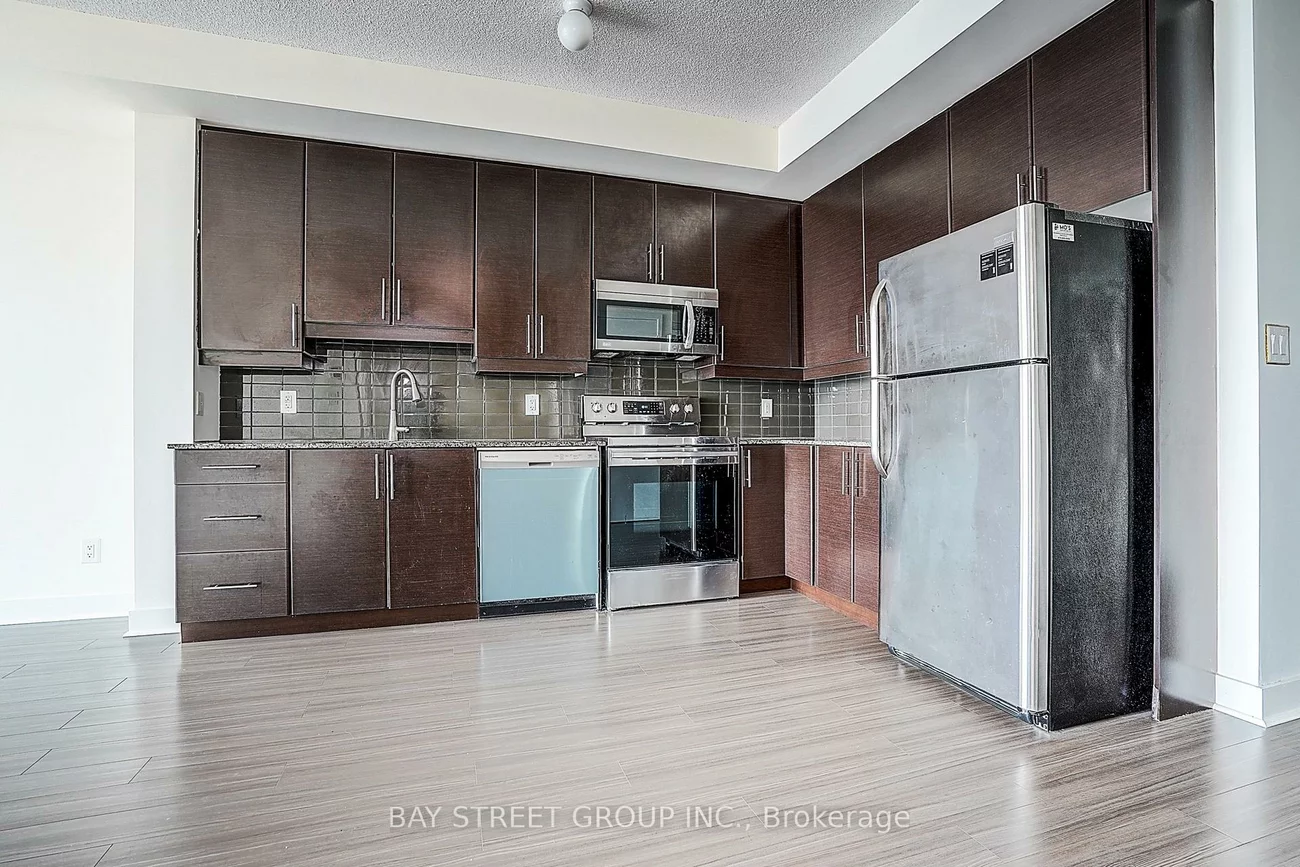 33, Bay, Waterfront Communities C1, Toronto