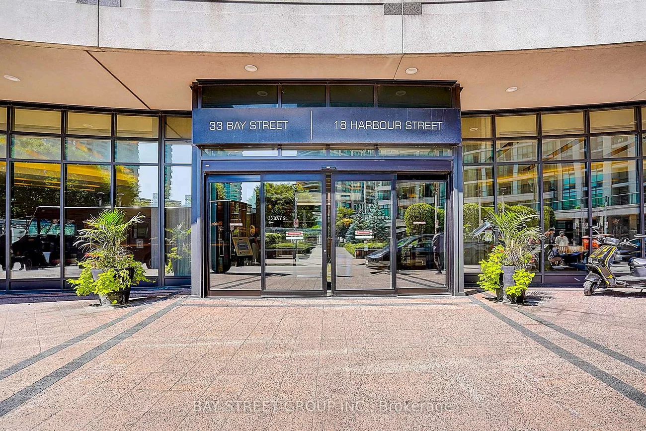 33, Bay, Waterfront Communities C1, Toronto