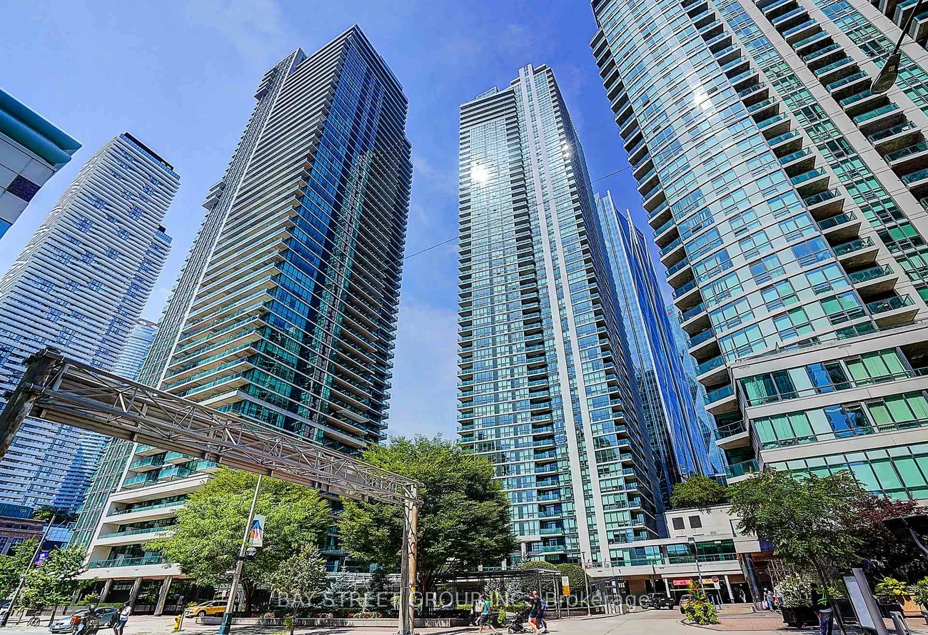 33, Bay, Waterfront Communities C1, Toronto