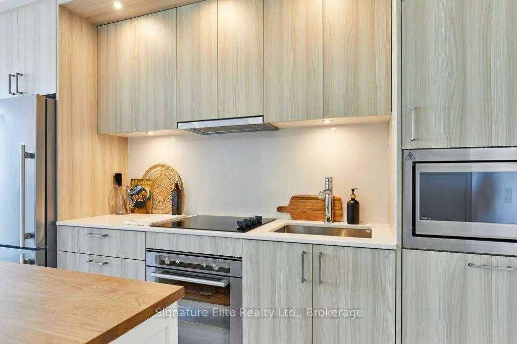 30, Inn on the Park, Banbury-Don Mills, Toronto