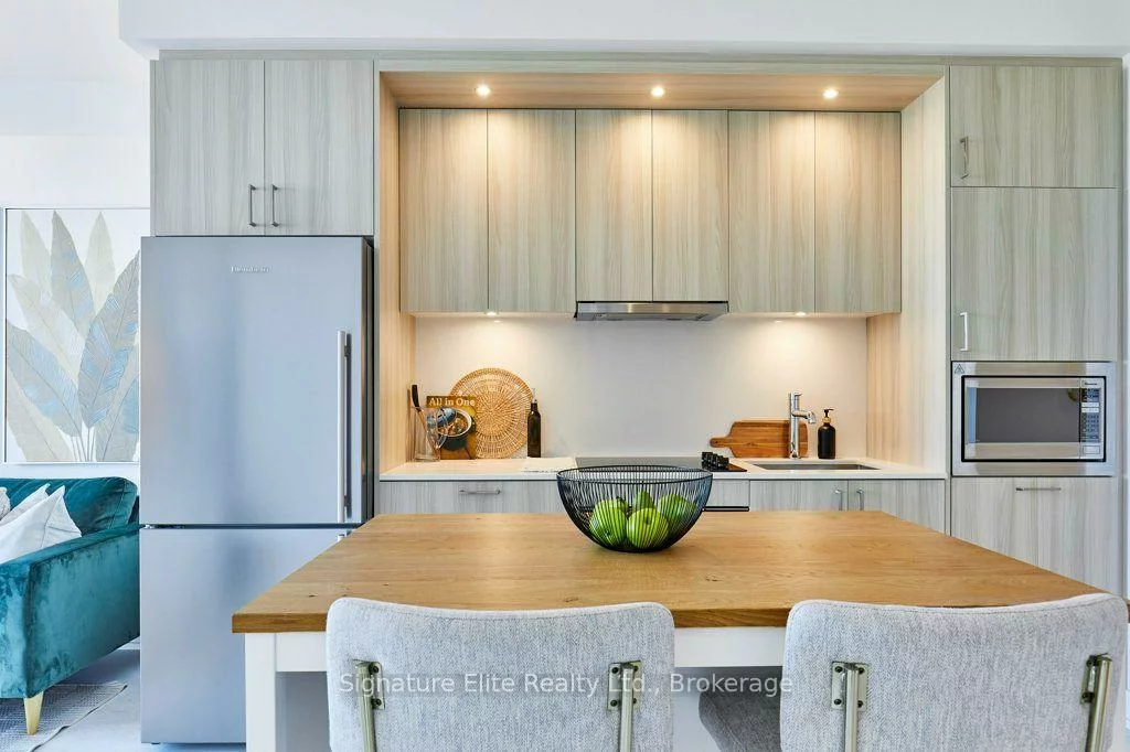 30, Inn on the Park, Banbury-Don Mills, Toronto