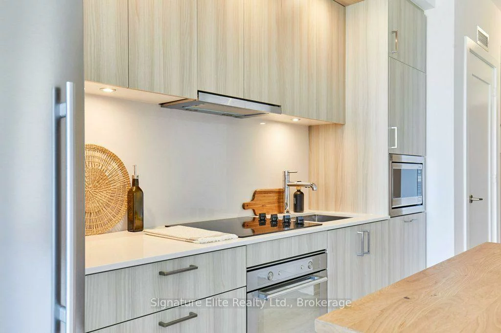 30, Inn on the Park, Banbury-Don Mills, Toronto