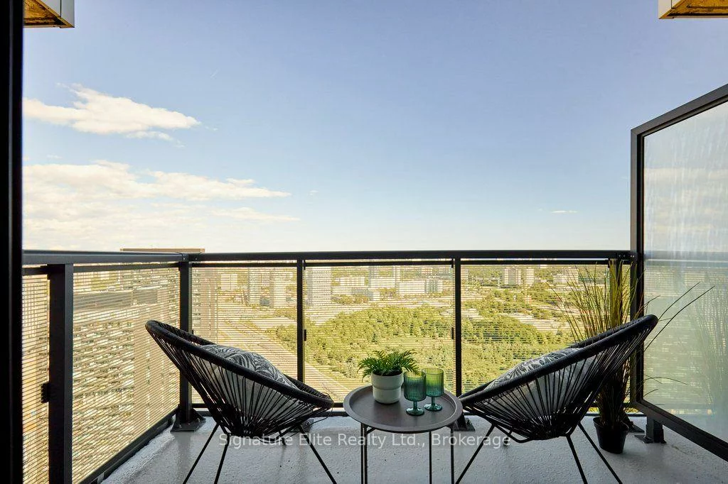 30, Inn on the Park, Banbury-Don Mills, Toronto