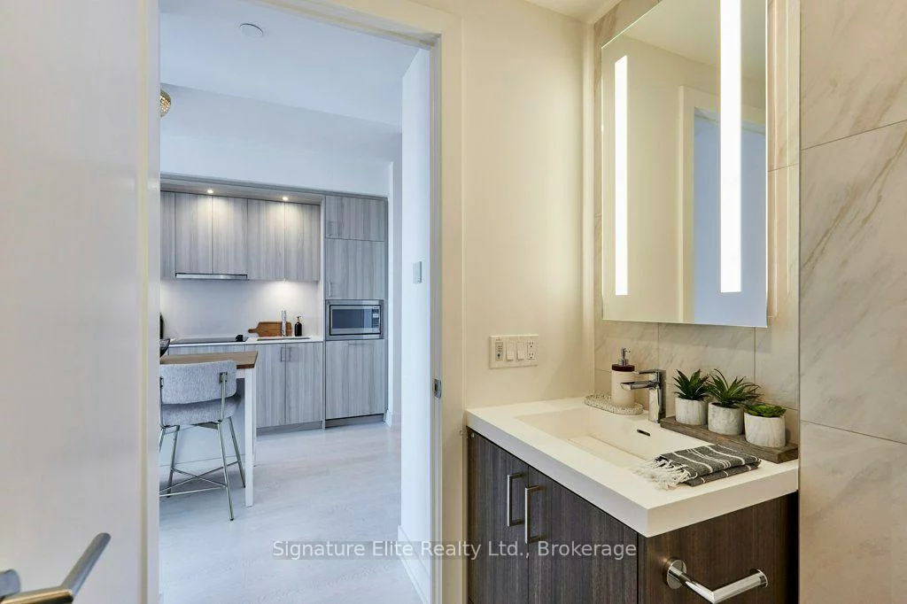 30, Inn on the Park, Banbury-Don Mills, Toronto