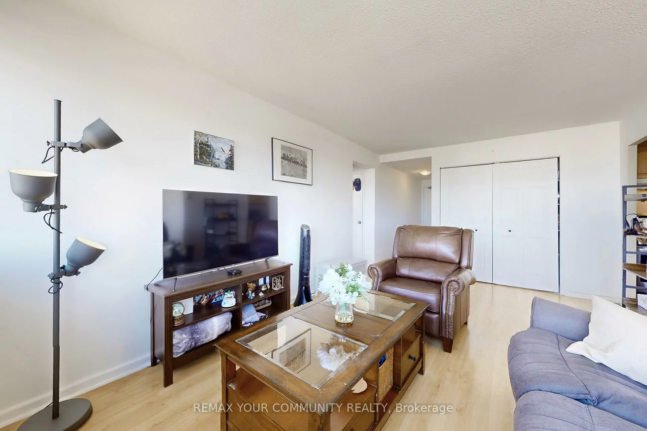 735, Don Mills, Flemingdon Park, Toronto