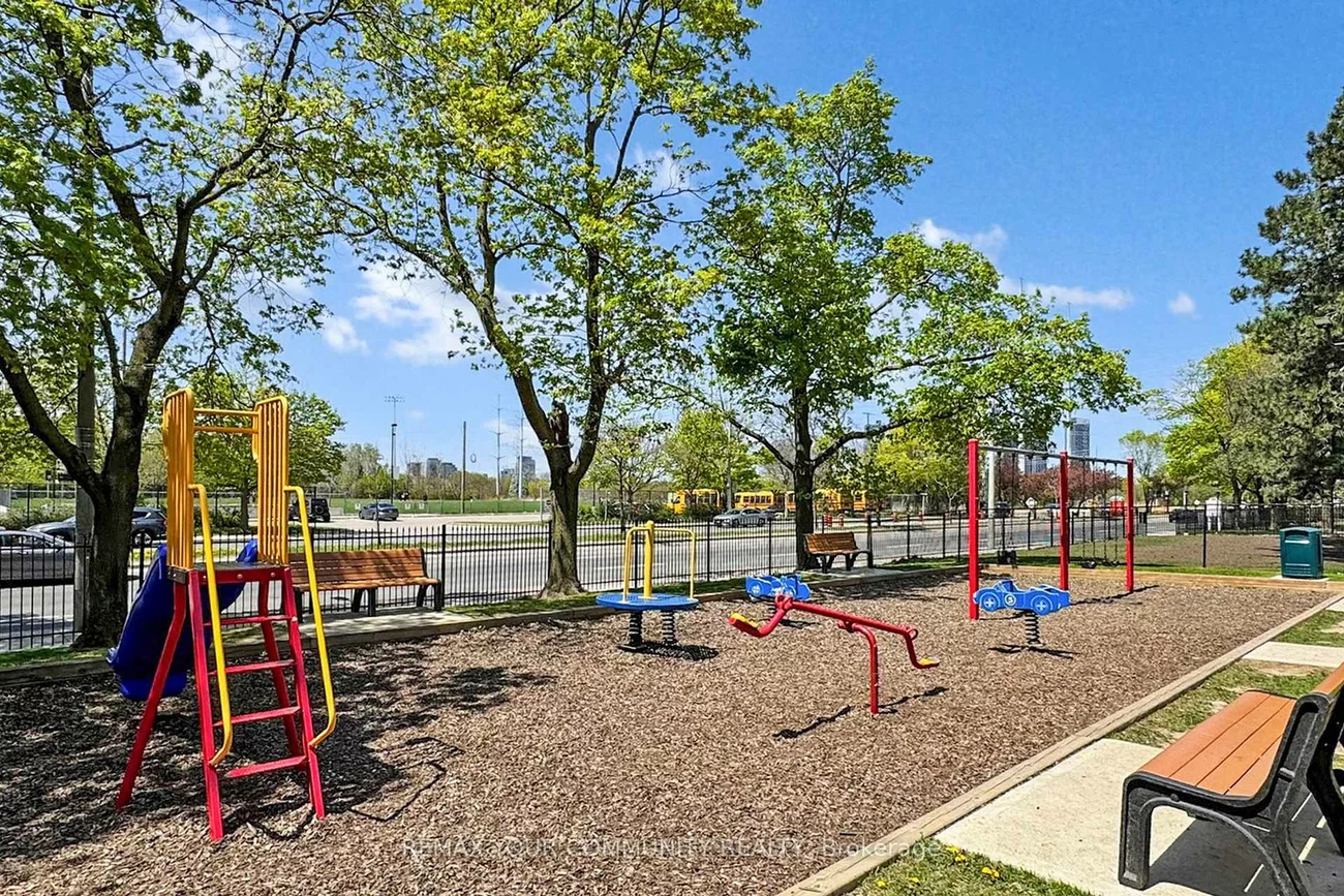 735, Don Mills, Flemingdon Park, Toronto