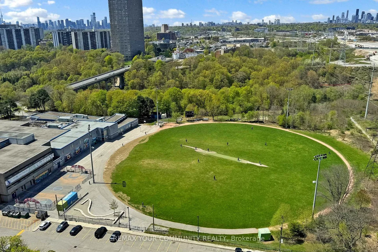 735, Don Mills, Flemingdon Park, Toronto