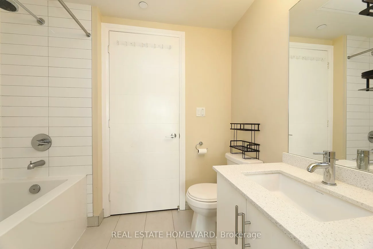460, Adelaide, Moss Park, Toronto