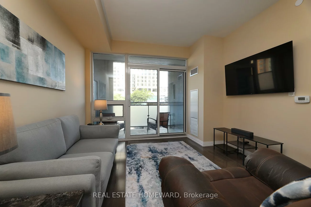 460, Adelaide, Moss Park, Toronto