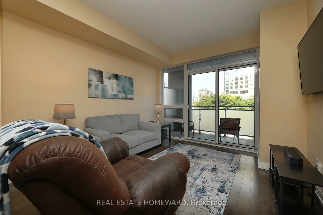 460, Adelaide, Moss Park, Toronto