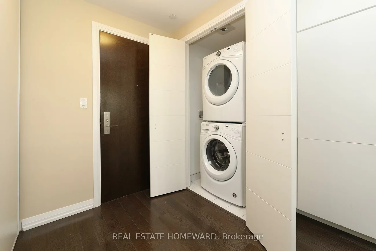 460, Adelaide, Moss Park, Toronto