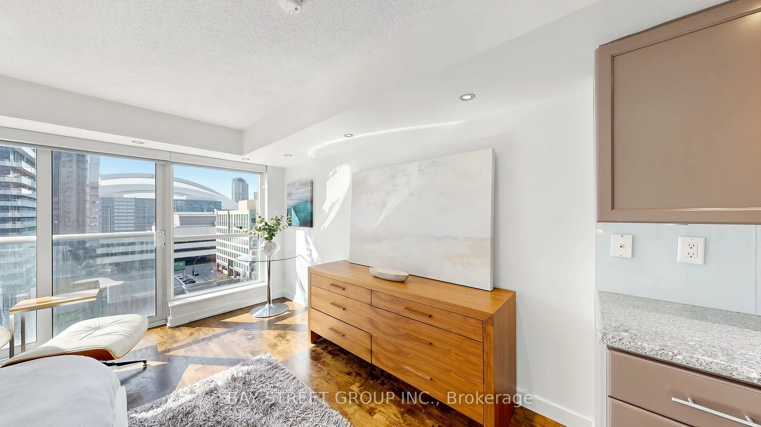 250, Wellington, Waterfront Communities C1, Toronto