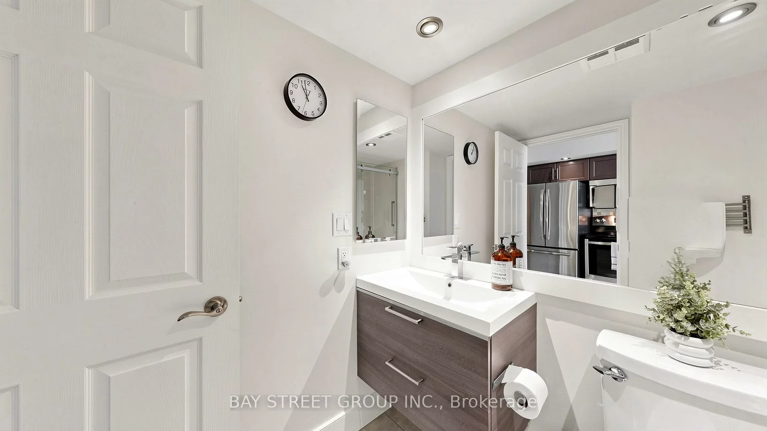 250, Wellington, Waterfront Communities C1, Toronto