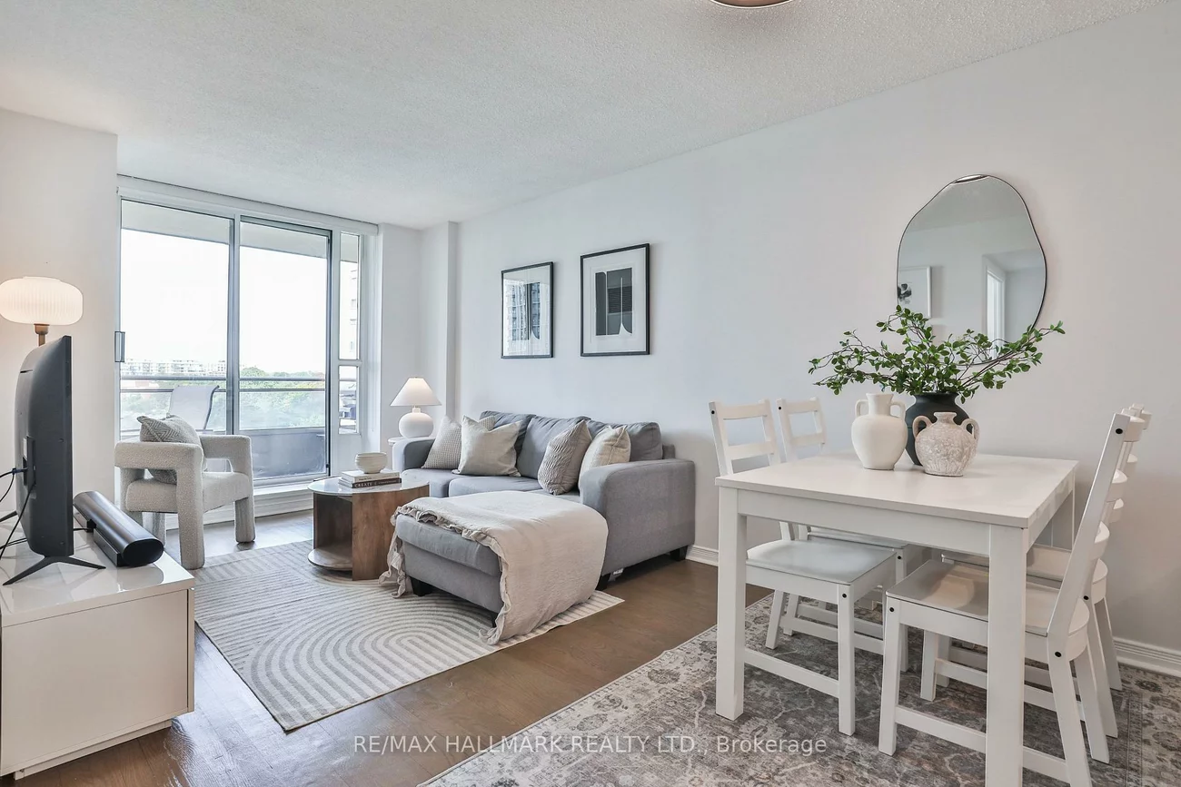 245, Davisville, Mount Pleasant West, Toronto