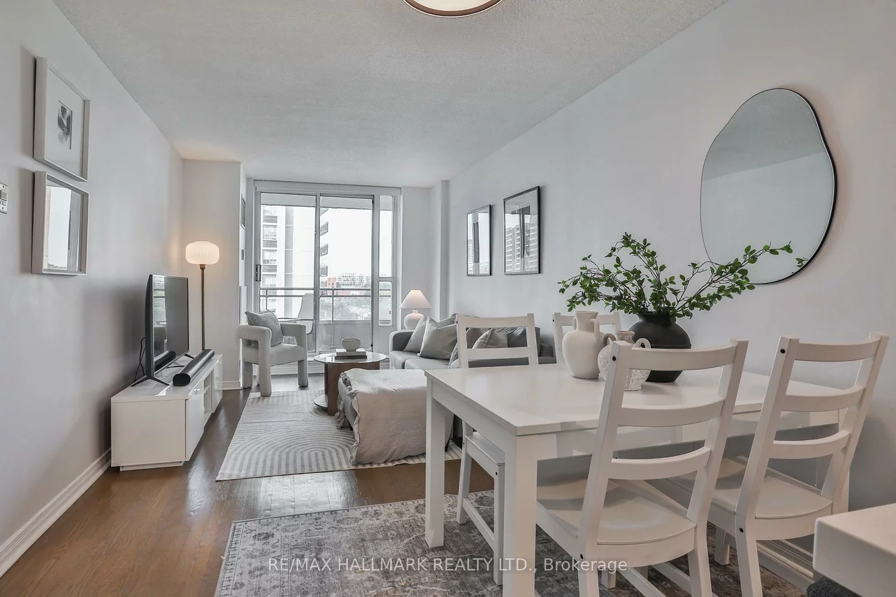 245, Davisville, Mount Pleasant West, Toronto