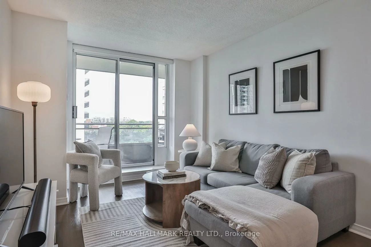 245, Davisville, Mount Pleasant West, Toronto