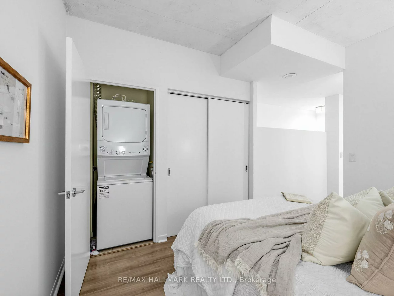 333, Adelaide, Moss Park, Toronto