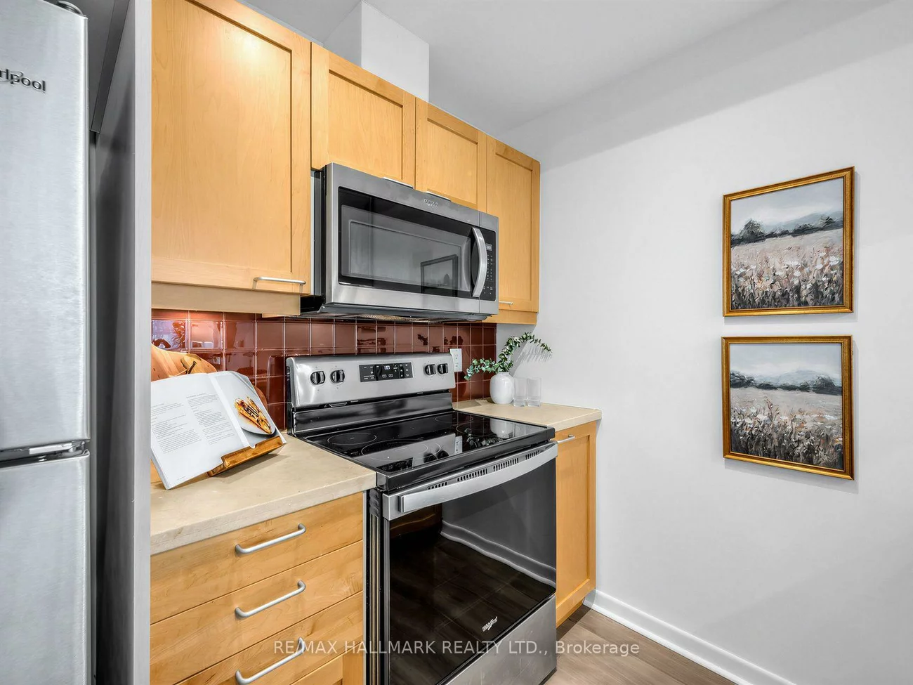 333, Adelaide, Moss Park, Toronto