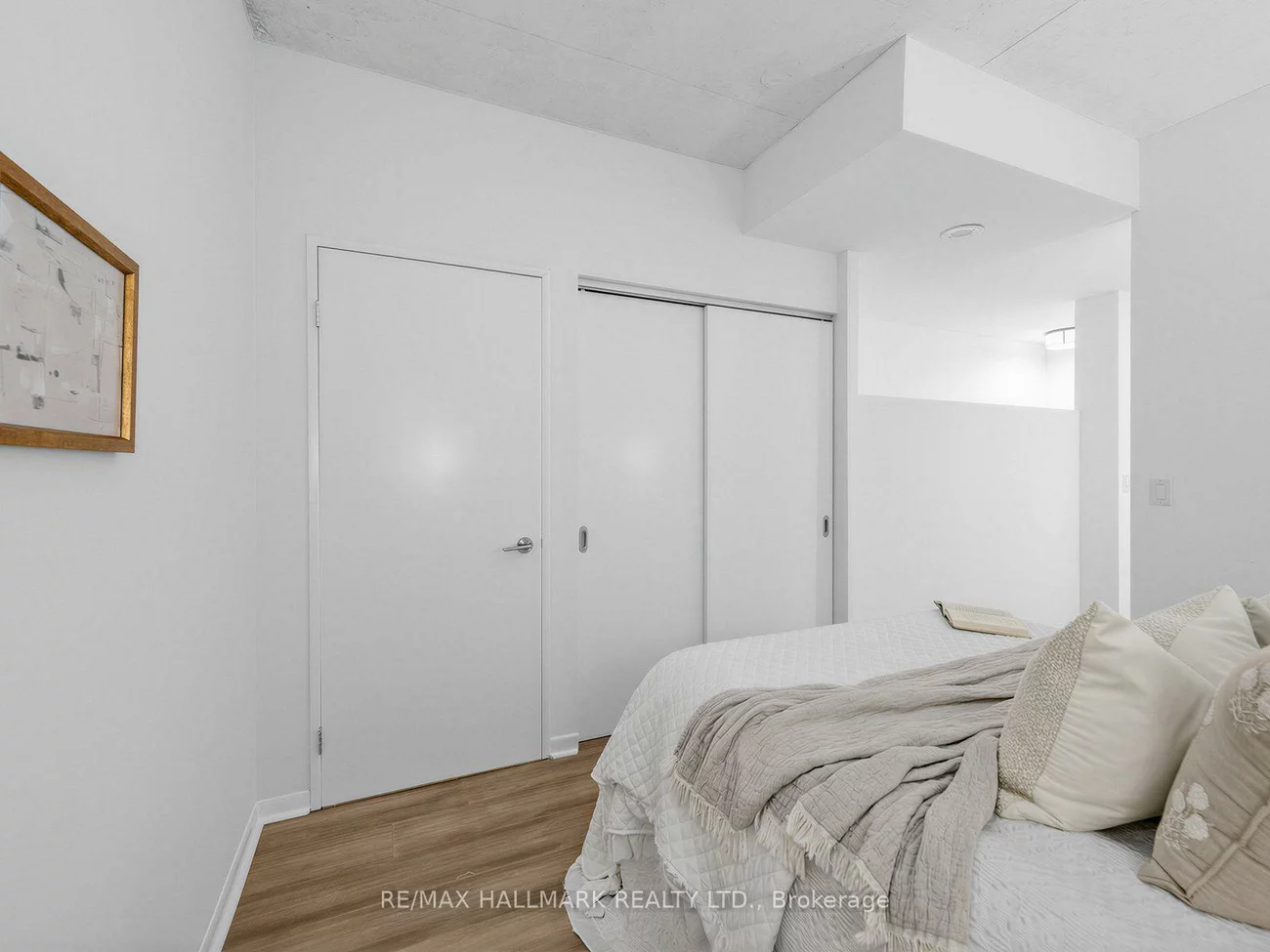 333, Adelaide, Moss Park, Toronto