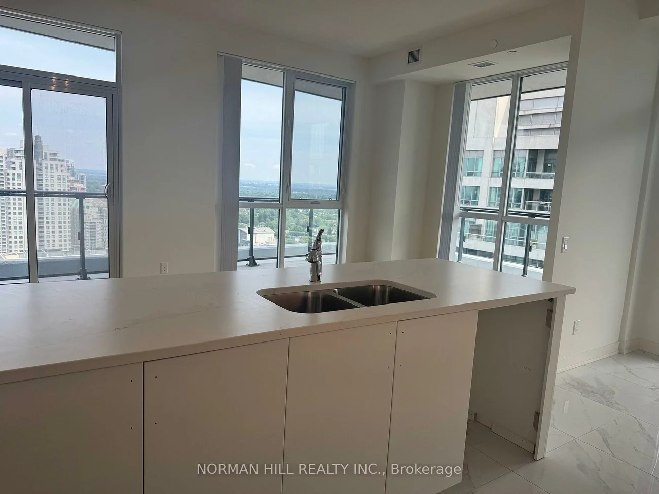 4955, Yonge, Willowdale East, Toronto