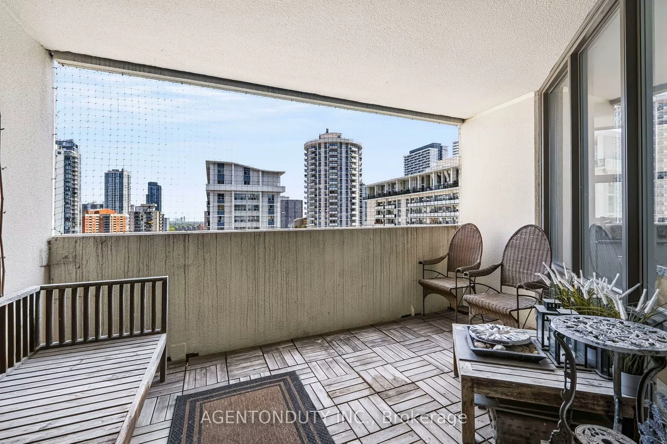 25, Maitland, Church-Yonge Corridor, Toronto