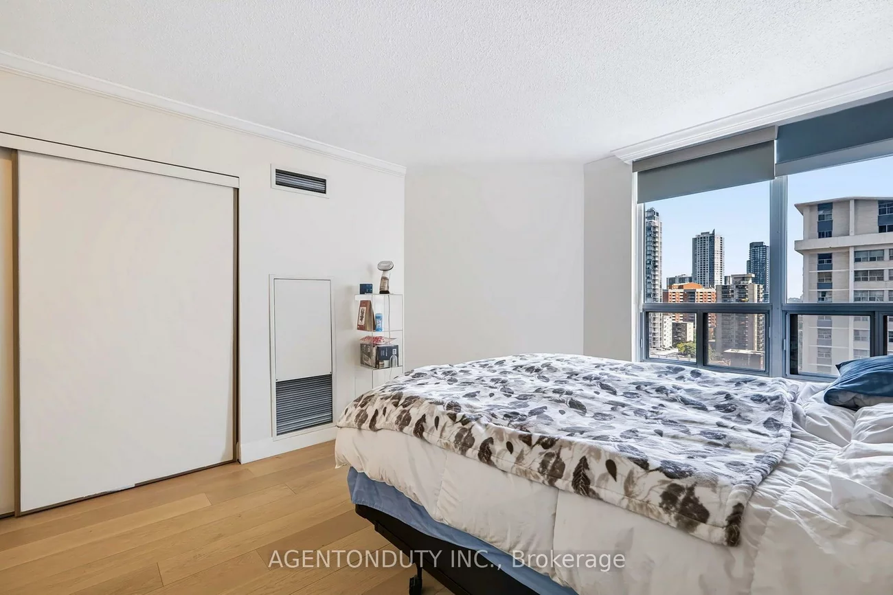25, Maitland, Church-Yonge Corridor, Toronto