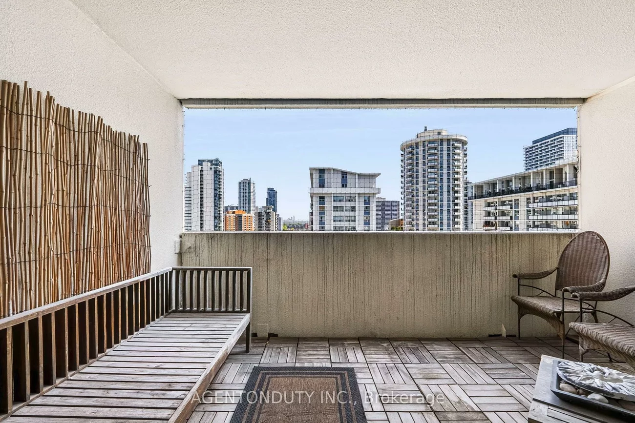 25, Maitland, Church-Yonge Corridor, Toronto