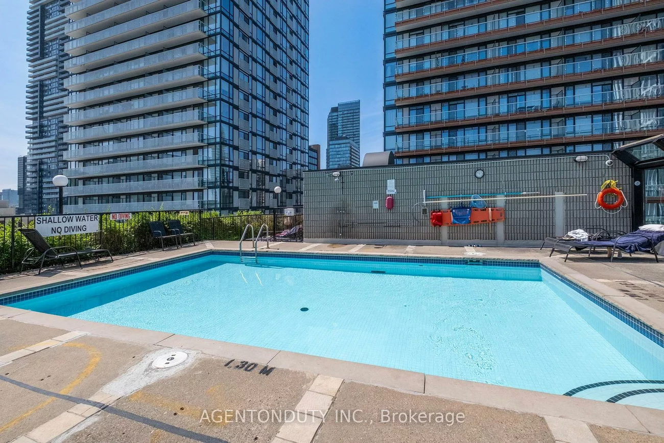 25, Maitland, Church-Yonge Corridor, Toronto