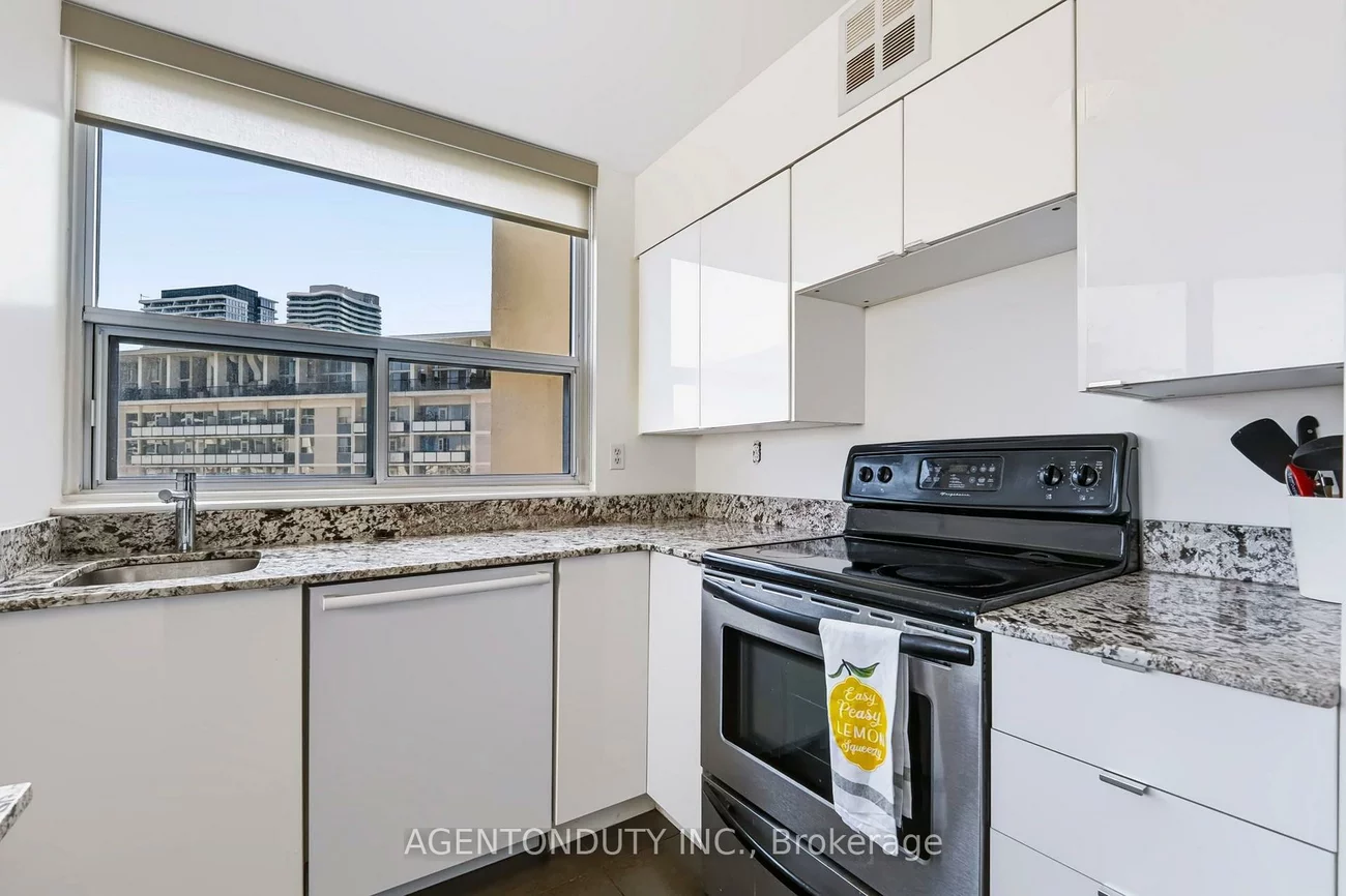 25, Maitland, Church-Yonge Corridor, Toronto