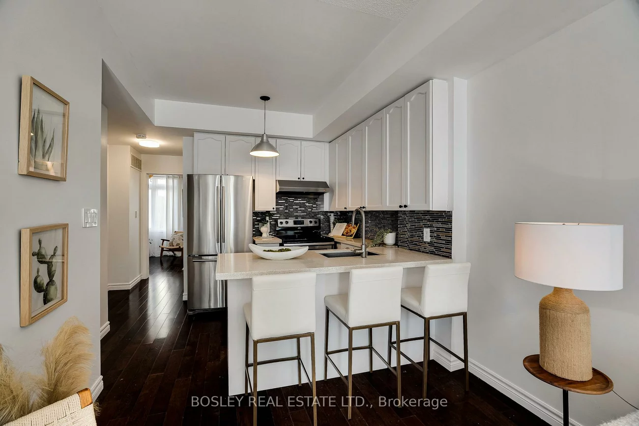 80, Carr, Kensington-Chinatown, Toronto