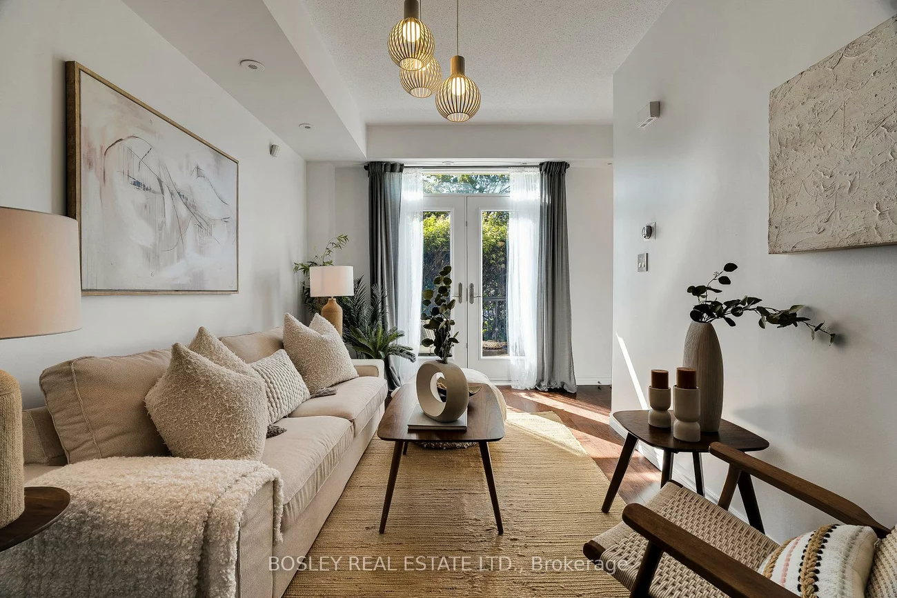80, Carr, Kensington-Chinatown, Toronto