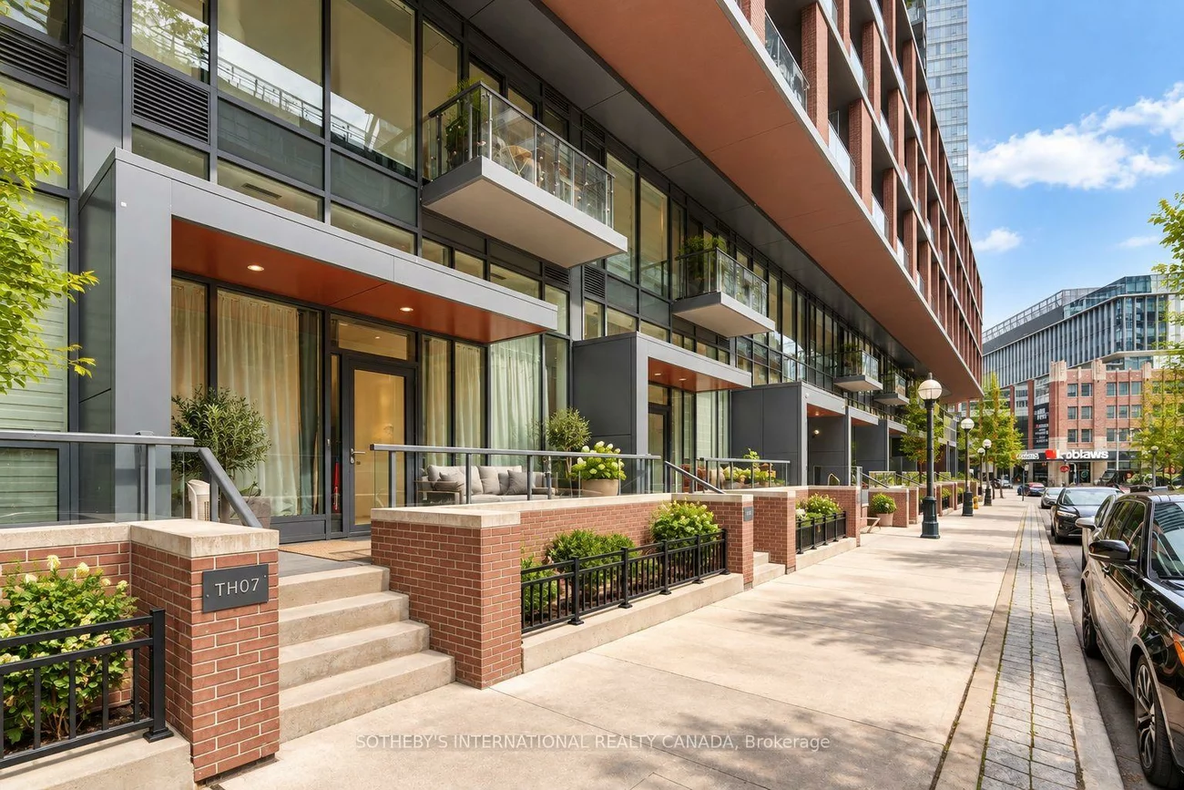 20, Bruyeres, Niagara, Toronto