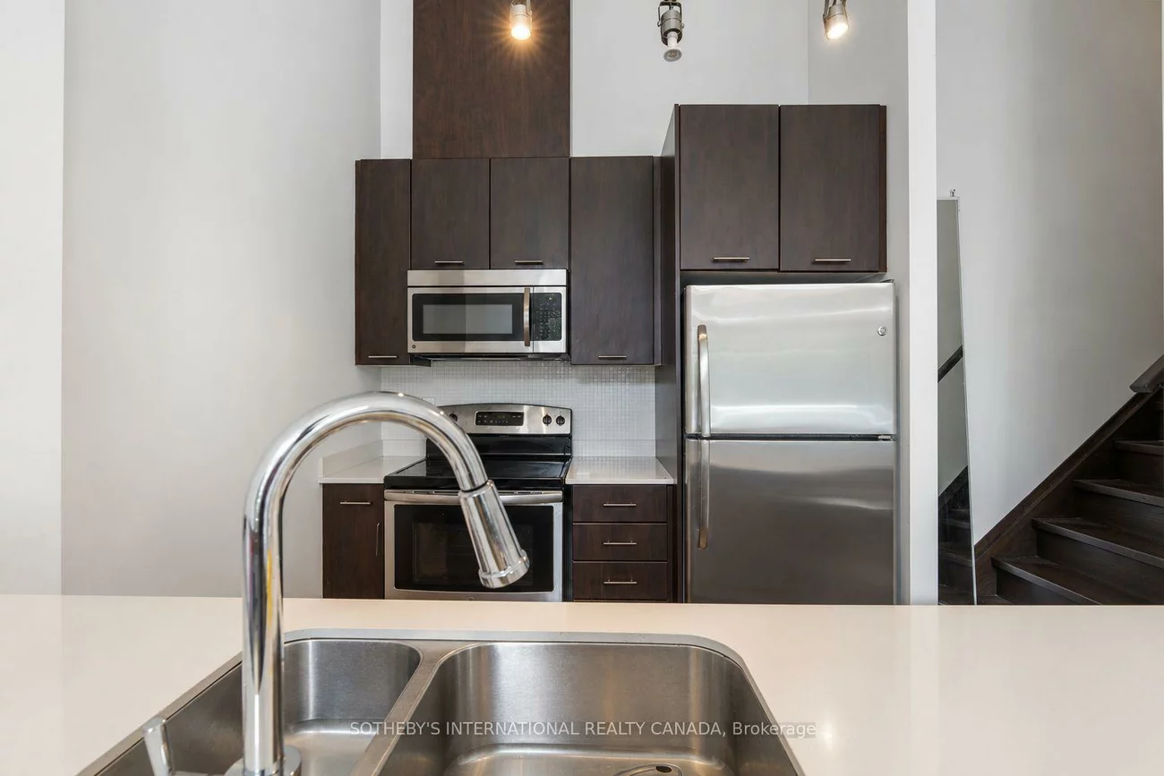 20, Bruyeres, Niagara, Toronto