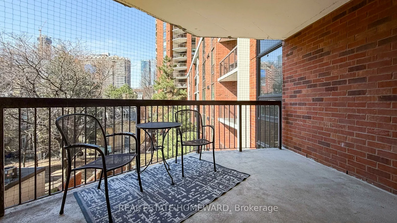 77, Maitland, Cabbagetown-South St. James Town, Toronto